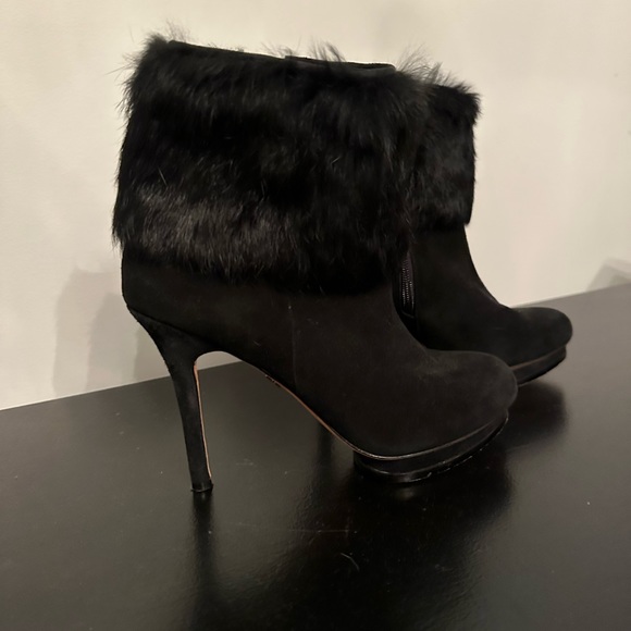 BCBGMAXAZRIA black suede and fur boots - Picture 1 of 2